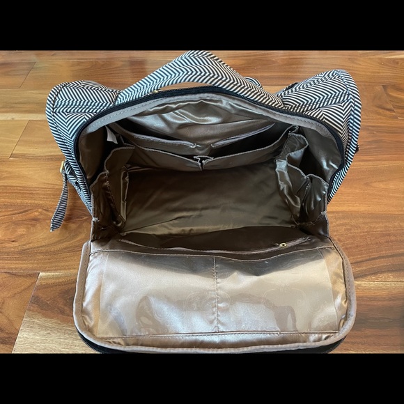 Jujube Diaper Bag - Picture 4 of 7